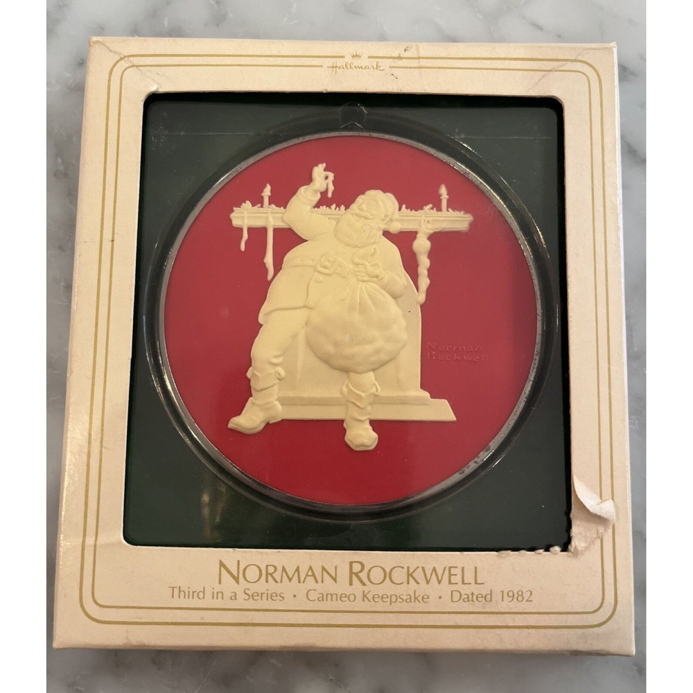 1982 XMAS Tree Cameo Ornament Hallmark Keepsake Norman Rockwell Collection New